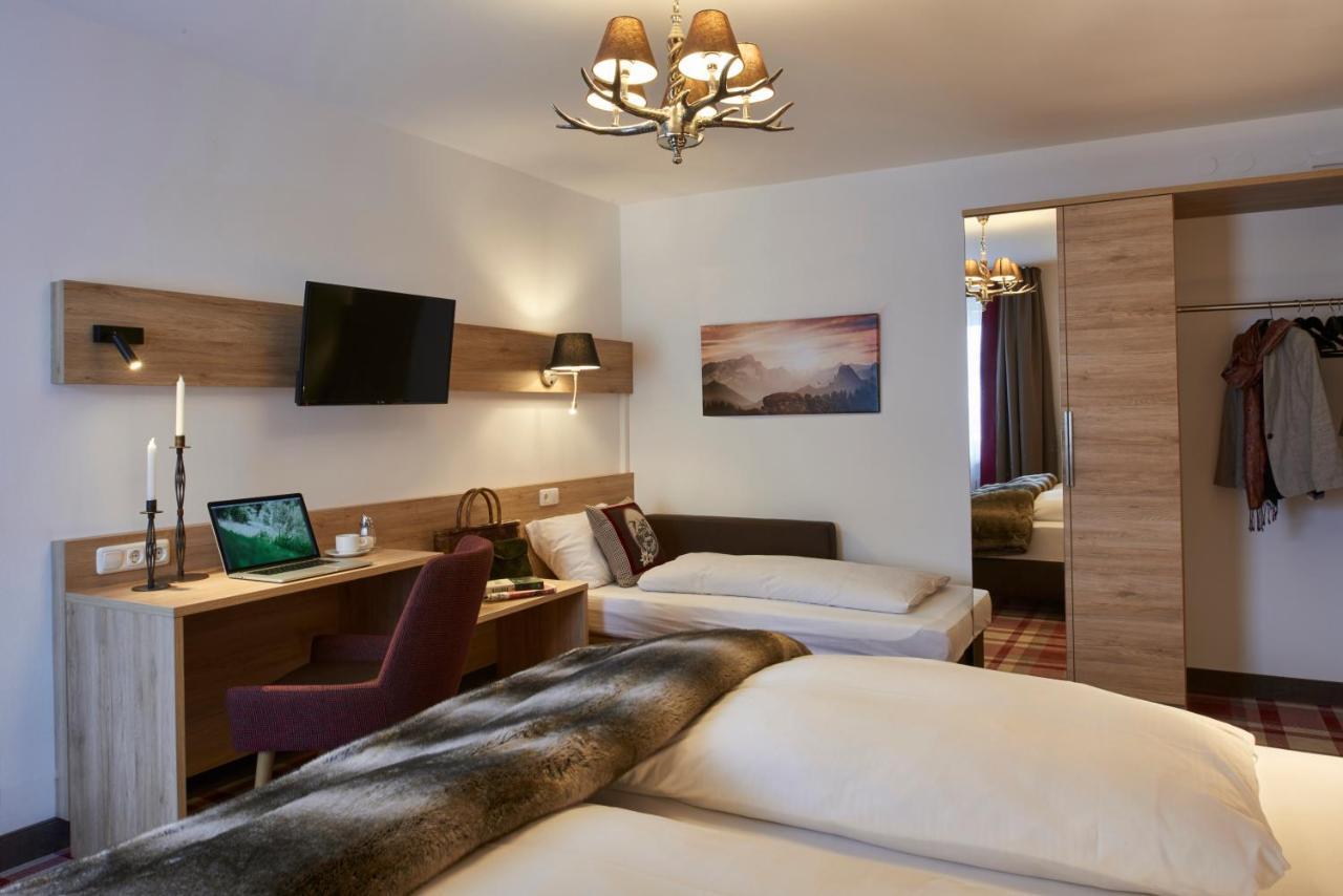 Classic Dreibettzimmer